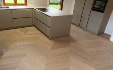 Exclusive herringbone in a special format